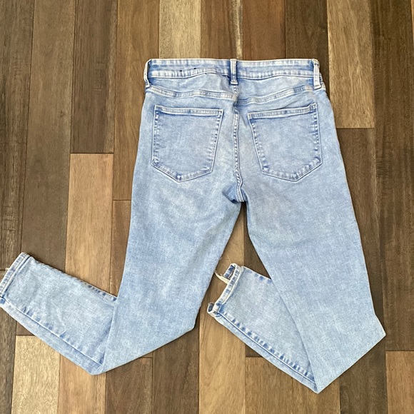 BRAND NEW POPULAR JEANS!! - Picture 4 of 5